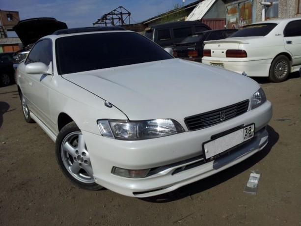 Накладка на передний бампер (сток) Toyota Mark II (90) купить недорого с доставкой в Санкт-Петербург