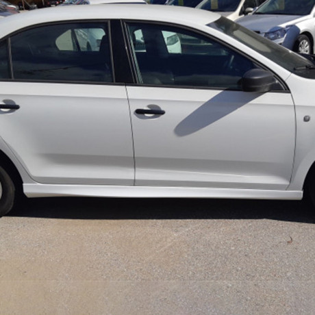 Накладки на пороги для Skoda Rapid (2012-2020) купить недорого с доставкой в Санкт-Петербург