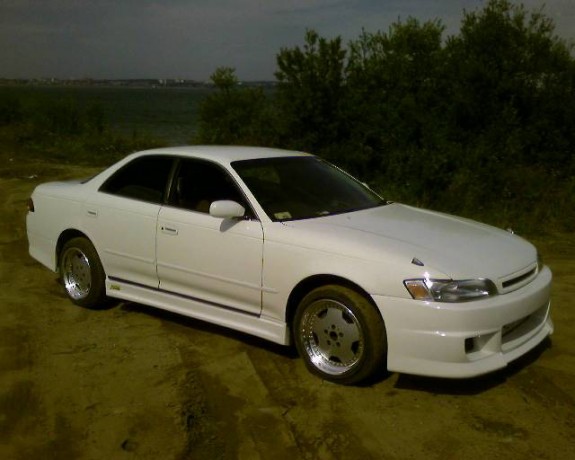 Капот пластиковый Toyota Mark II (90) купить недорого с доставкой в Санкт-Петербург