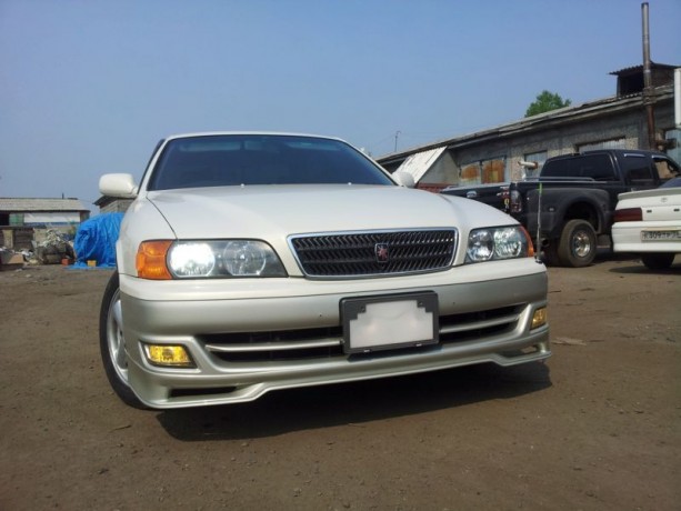 Накладка на передний бампер (сток) Toyota Chaser (100) купить недорого с доставкой в Санкт-Петербург