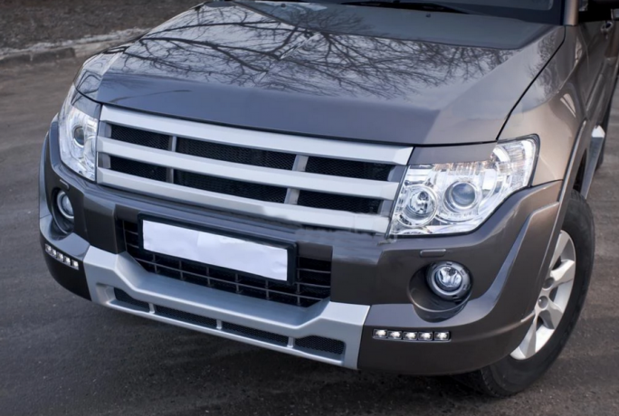 Накладка (юбка) переднего бампера "Broomer Design" (Без ДХЛ) для Mitsubishi Pajero IV (2006-2015) купить недорого с доставкой в Санкт-Петербург