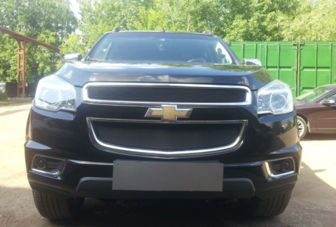 Защита радиатора "Standart" Chevrolet Trailblazer (2012-2015) чёрная купить недорого с доставкой в Санкт-Петербург
