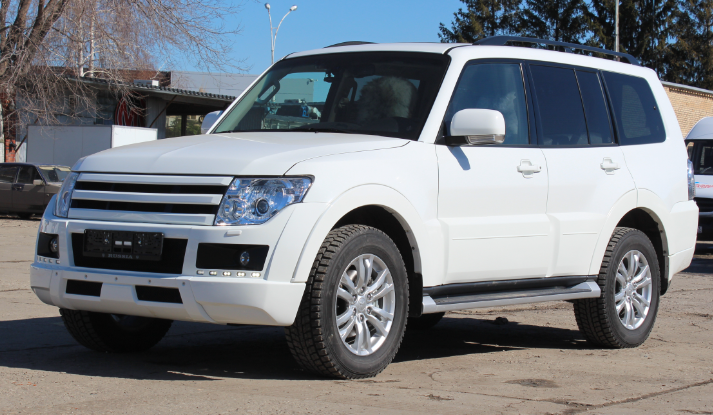 Решетка радиатора "Broomer Design" var №2 для Mitsubishi Pajero 4 (2006-2015) купить недорого с доставкой в Санкт-Петербург