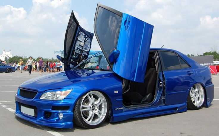 Бампер передний "Varis" Toyota Altezza (10) купить недорого с доставкой в Санкт-Петербург