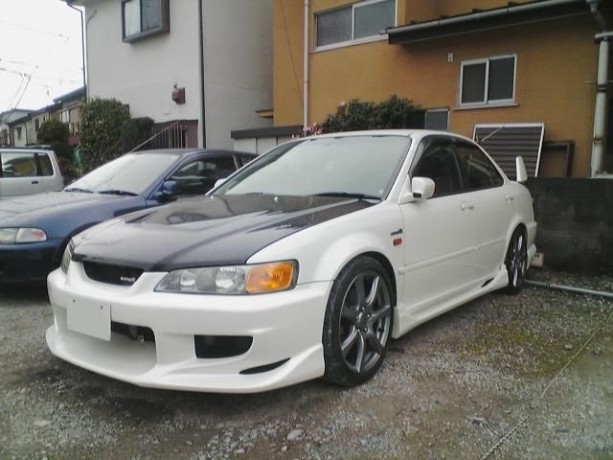 Накладки на пороги "C-West" Honda Accord/Torneo (CF3, CF4, CF5) купить недорого с доставкой в Санкт-Петербург