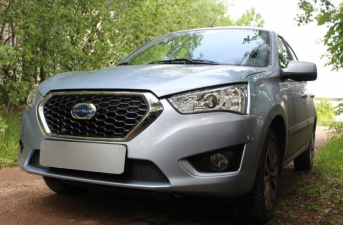 Защита радиатора "Standart" Datsun mi-Do (2015-н.в.) чёрная купить недорого с доставкой в Санкт-Петербург