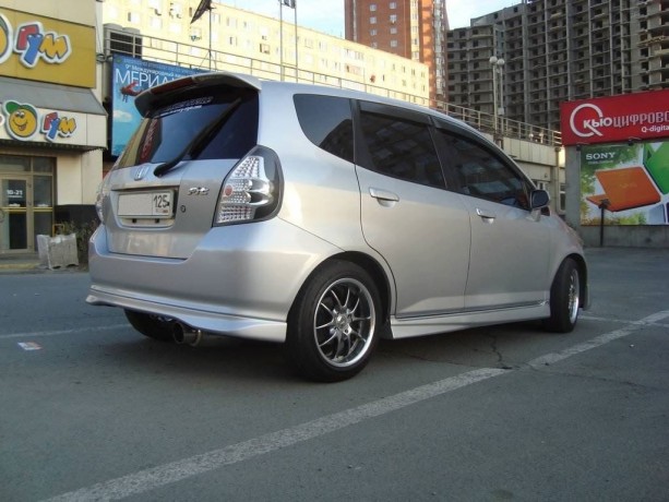 Накладки на пороги "Modulo" Honda Fit купить недорого с доставкой в Санкт-Петербург