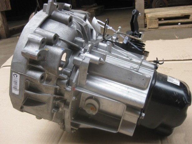 Механическая коробка переключения передач (МКПП 5-ст.) Renault JR5-514, двигатель К4М  1.6 16V, новая, оригинал 320106193R 8200934990 купить недорого с доставкой в Санкт-Петербург