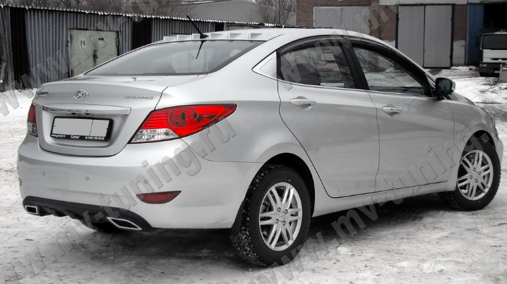 Диффузор заднего бампера var №2 (текстурный пластик) для Hyundai Solaris (2010-2013) купить недорого с доставкой в Санкт-Петербург