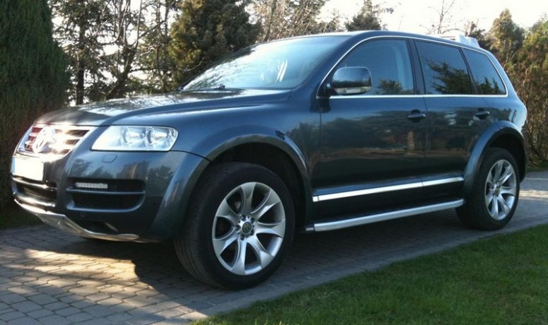 Накладки на арки (фендера) Volkswagen Touareg купить недорого с доставкой в Санкт-Петербург