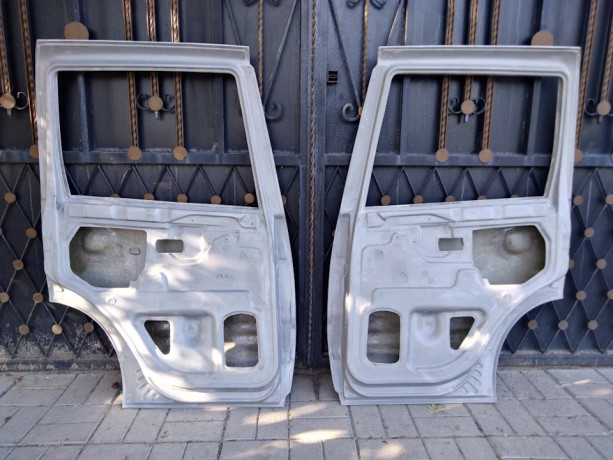 Комплект задних стеклопластиковых дверей для B@3 2123 "Chevrolet Niv@" купить недорого с доставкой в Санкт-Петербург