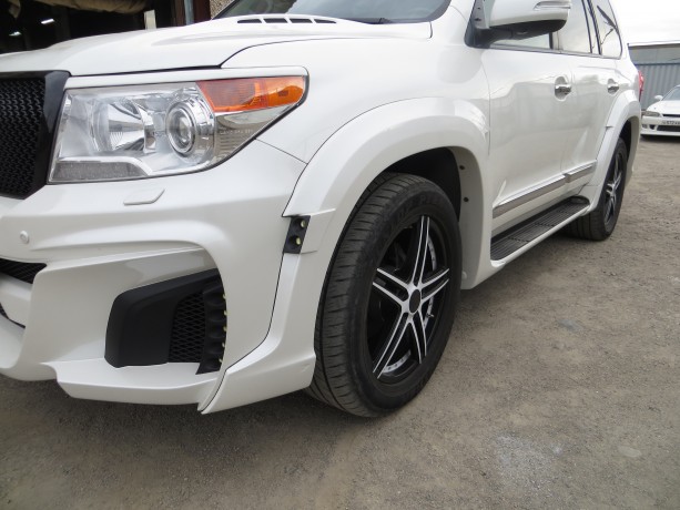 Аэродинамический обвес "Wald Black Bison" Toyota Land Cruiser 200 купить недорого с доставкой в Санкт-Петербург