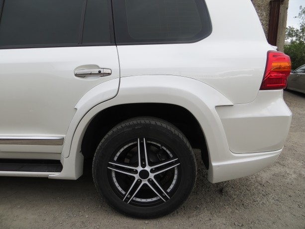 Аэродинамический обвес "Wald Black Bison" Toyota Land Cruiser 200 купить недорого с доставкой в Санкт-Петербург