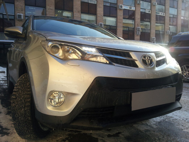 Защита радиатора "Standart" Toyota RAV4 (2012-2015) верх, чёрная купить недорого с доставкой в Санкт-Петербург
